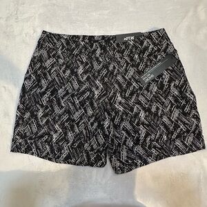 NWT Apt. 9 Women's Black and White Geometric Shorts